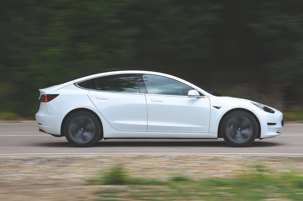 Tesla Model 3 Standard Range Plus 2019 Uk Review Autocar