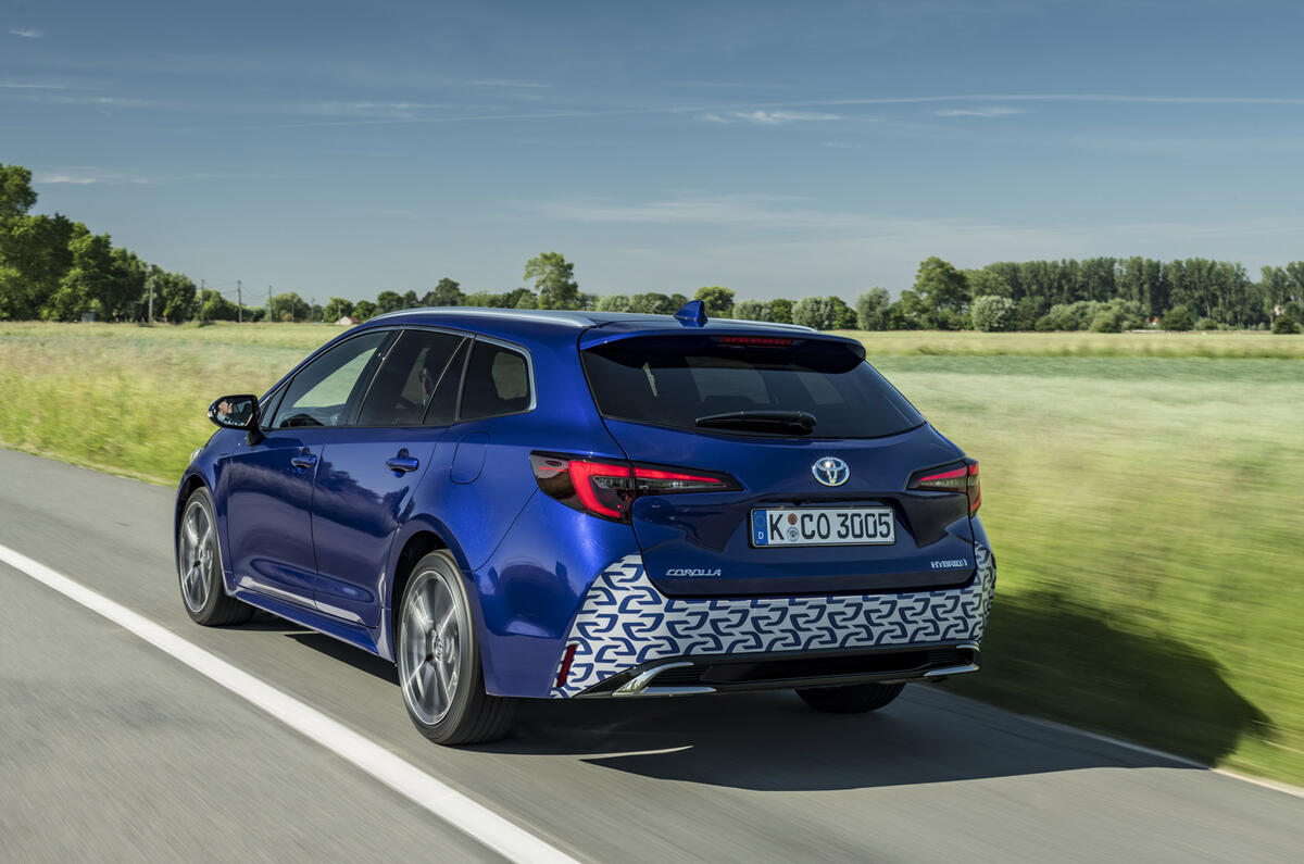 2 Toyota Corolla touring sports proto 2023 FD rear track