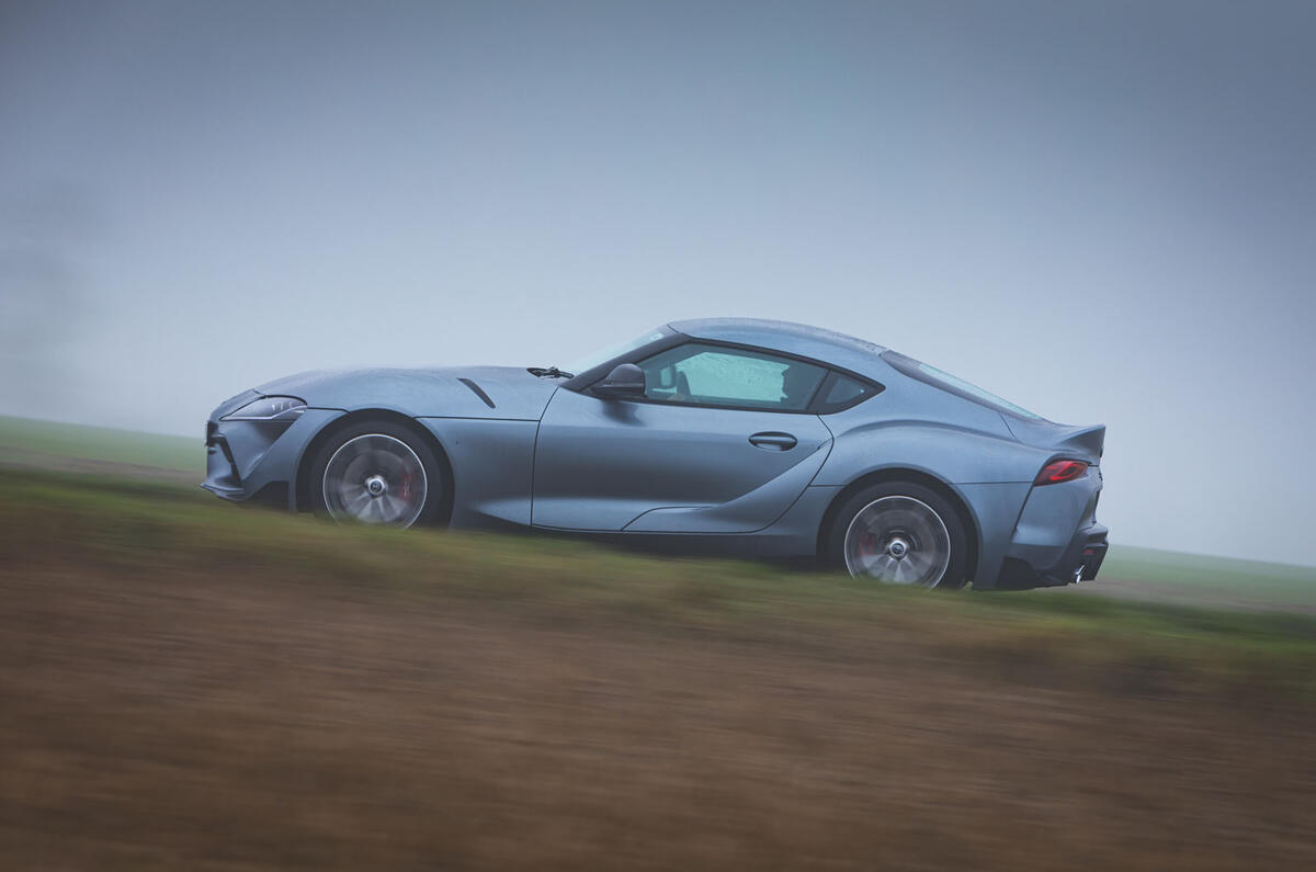 2 Toyota GR Supra 2 litres 2021 : premier bilan de conduite au Royaume-Uni côté héros