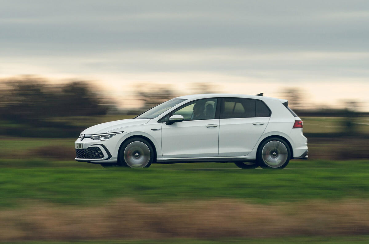 2 Volkswagen Golf GTD 2021 : le premier bilan de conduite au Royaume-Uni côté héros