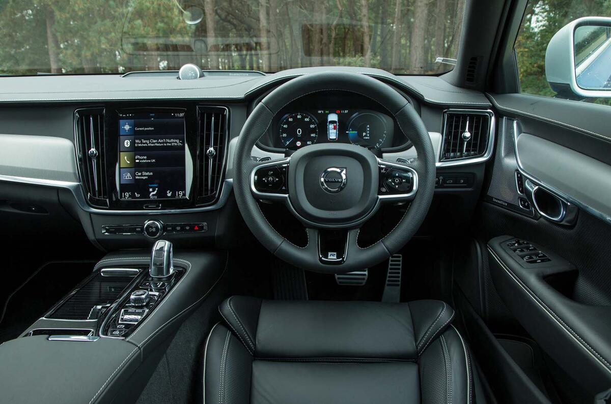 داشبورد Volvo V90 2017