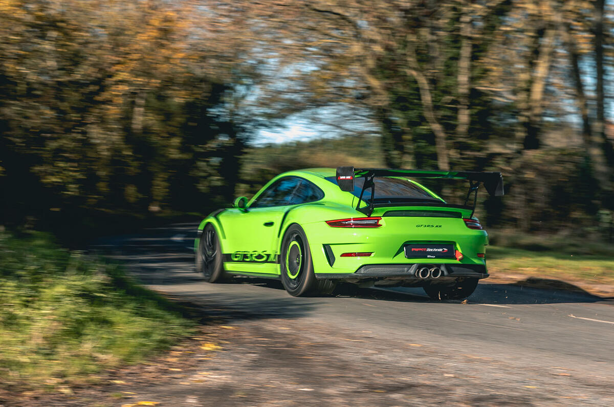 Manthey 911 GT3 RS MR 2020 : premier examen de conduite - virage arrière