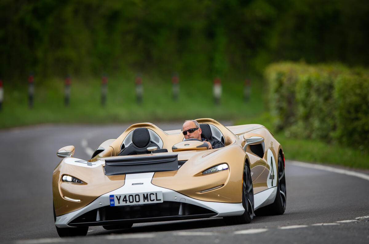 20 McLaren Elva 2021 UE FD en virage