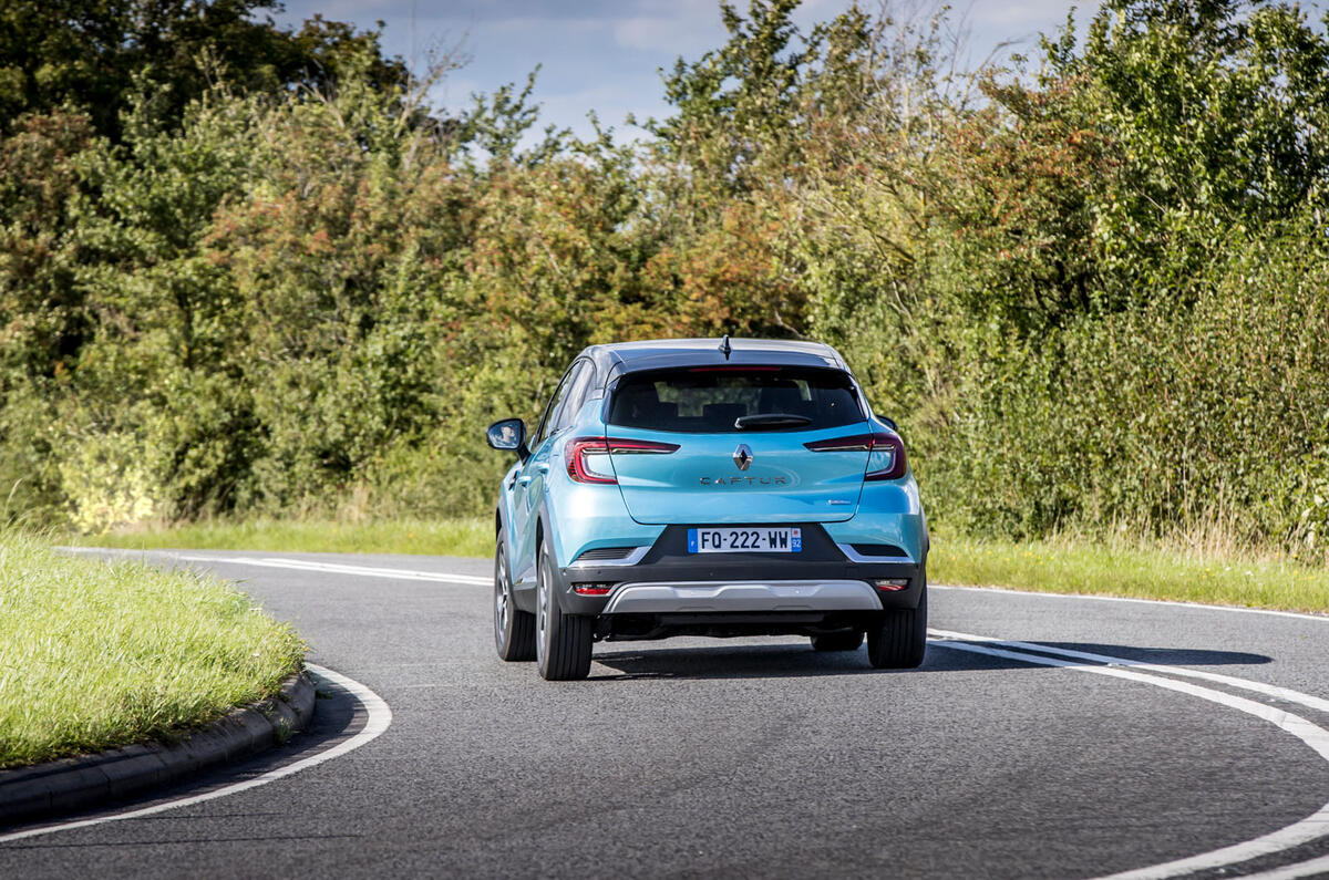 Renault Captur E-Tech PHEV 2020 UK first drive review - cornering rear