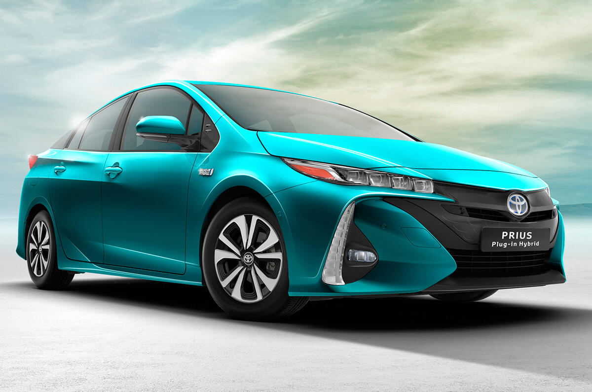 2017 Toyota prius prime 01 1