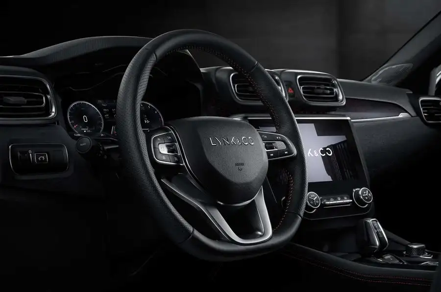 lynk - 2018 - [Lynk&Co] 03 Sedan - Page 3 20180815ling_ke_03ce_fang_xiang_pan_a002ok