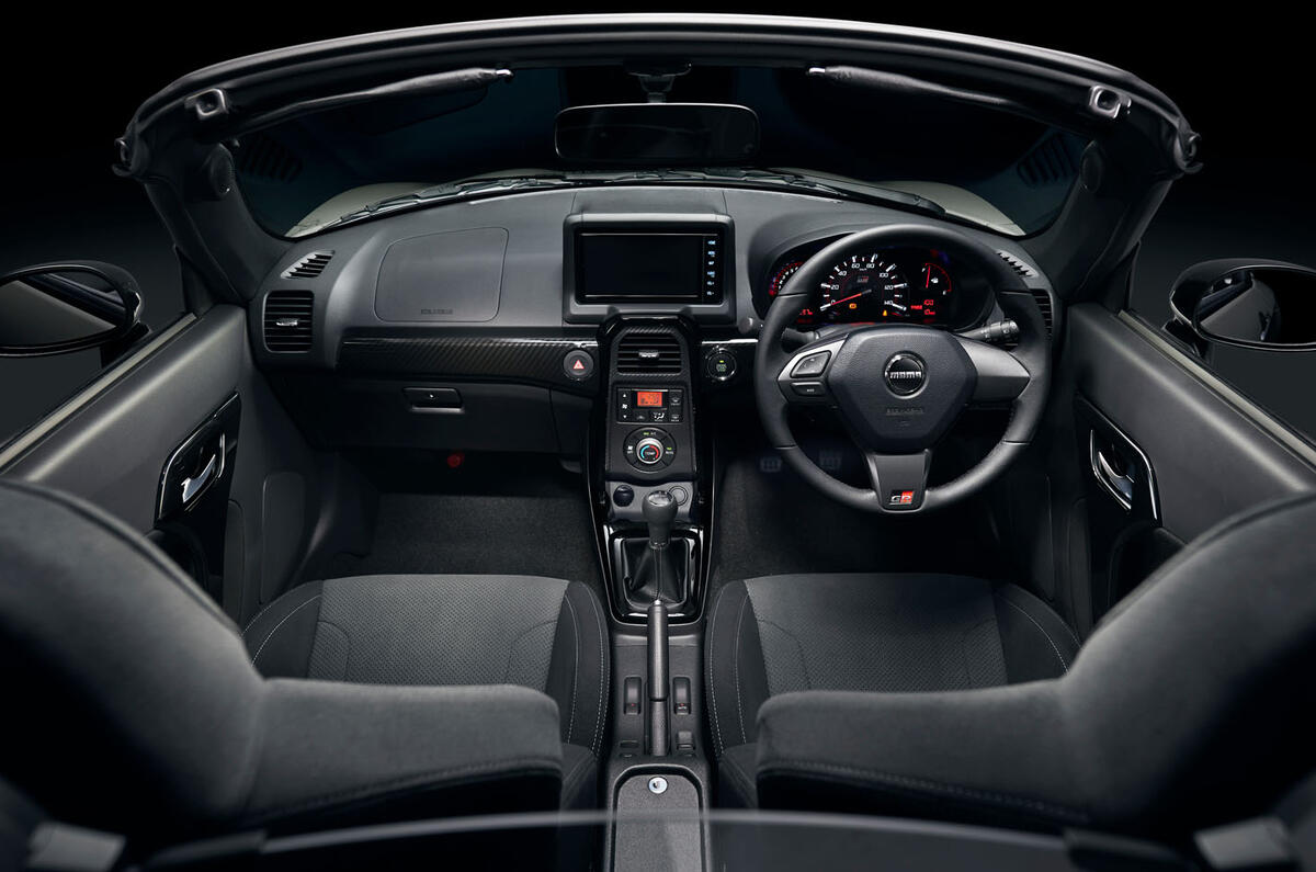 Toyota Copen GR Sport - interior