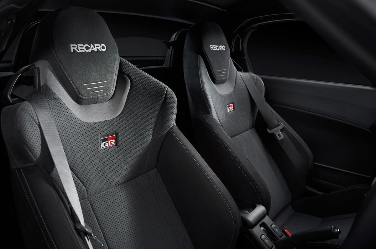 Toyota Copen GR Sport - seats