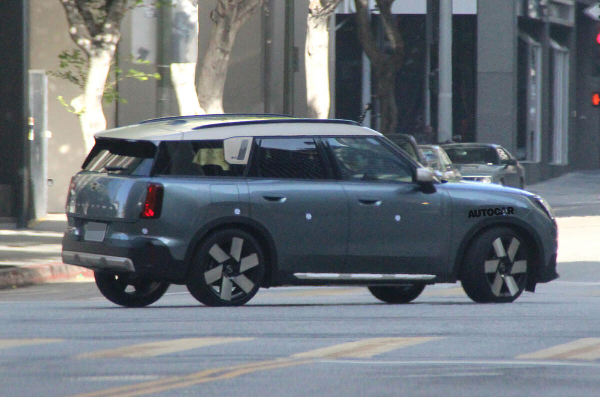 2023-mini-countryman-prototype-spy-shot-59.jpg