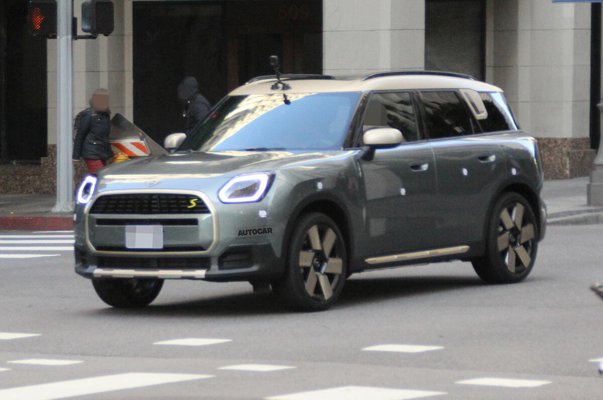 2023-mini-countryman-prototype-spy-shot-99.jpg