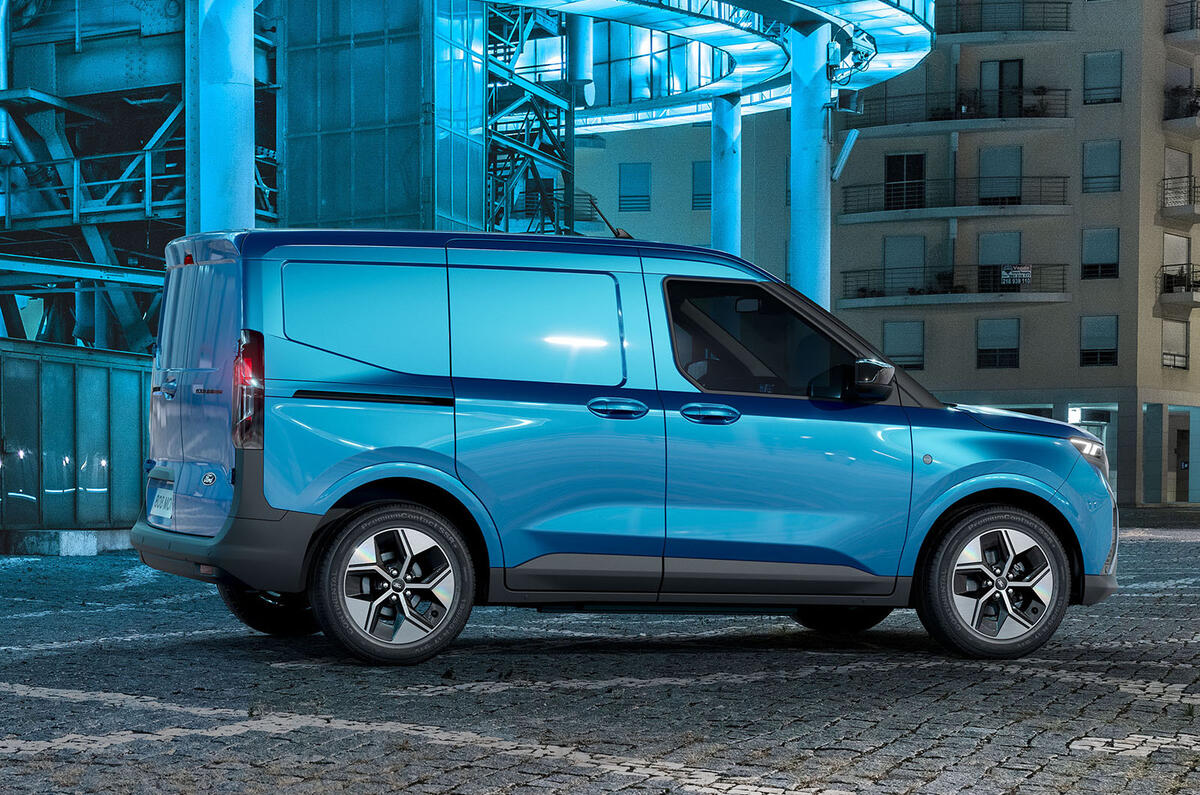 2023 FORD E TRANSIT COURIER side