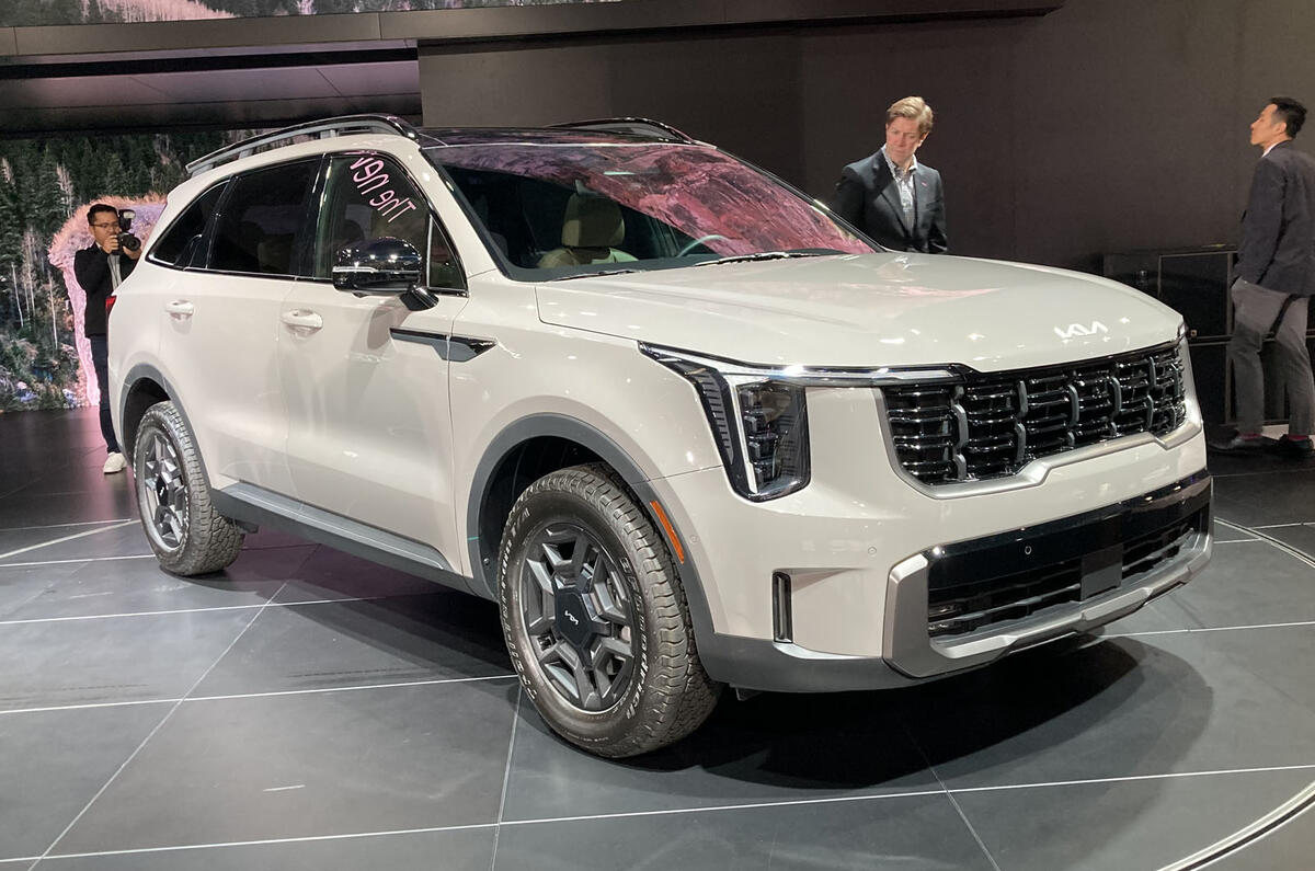 2024 Kia Sorento at la motor show 6