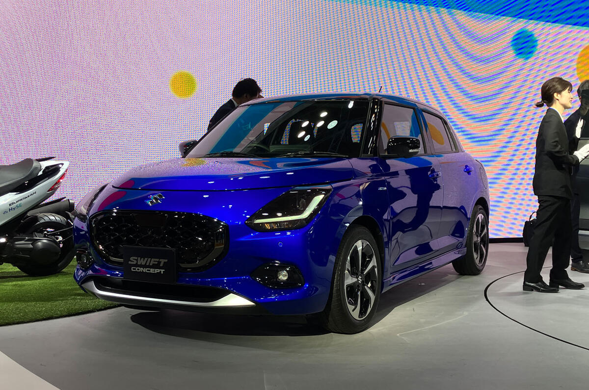 2024 Suzuki Swift front quarter