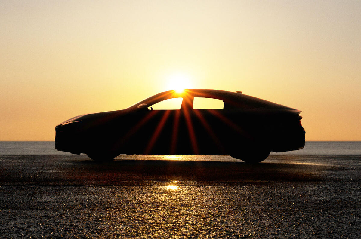 2025 Lexus ES saloon preview image   silhouette