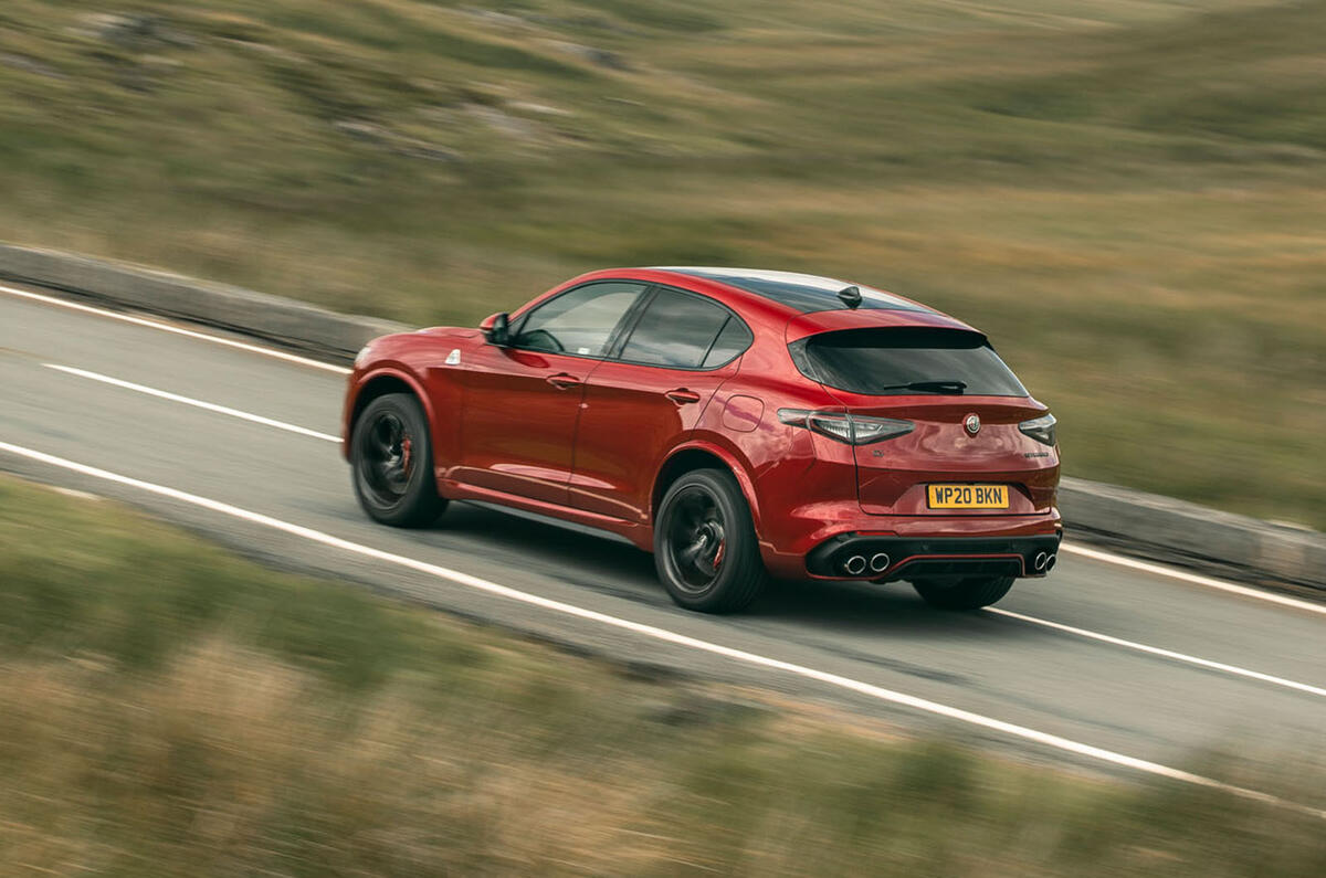 Alfa Romeo Stelvio Quadrifoglio 2020 : premier bilan de conduite au Royaume-Uni - sur la route du retour