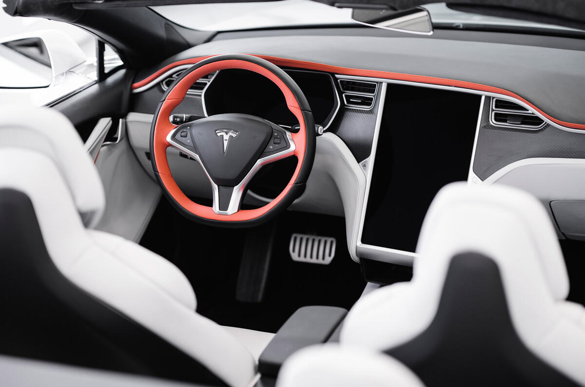 21 ARES Tesla Model S Cabrio Int (1)