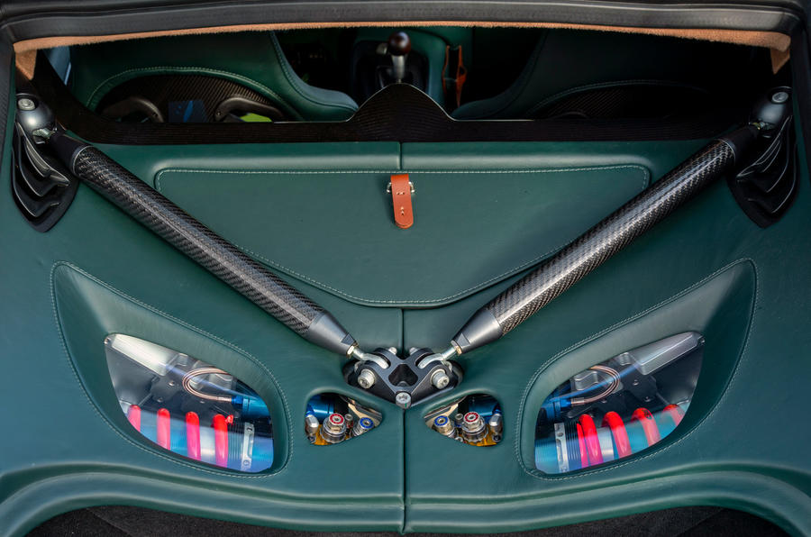 21 Aston Martin Victor 2021 suspension