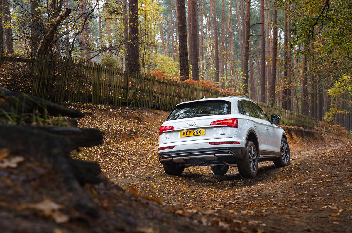 Audi Q5 40 TDI Sport 2020 UK first drive review - static rear