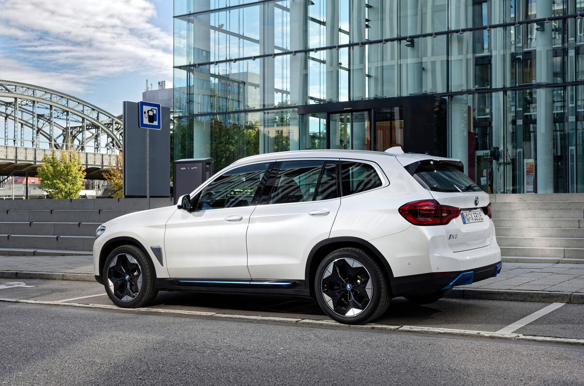 BMW iX3 2020 : premier bilan de conduite - statique arrière