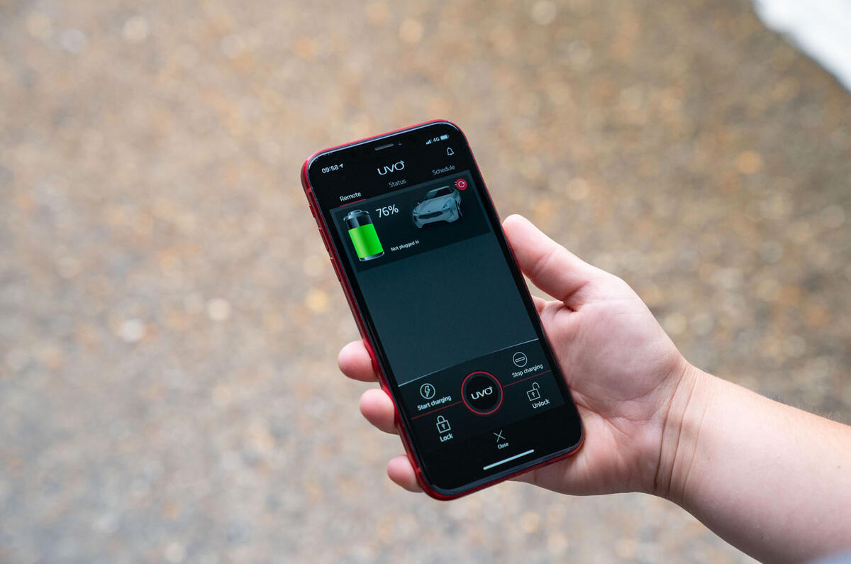 Kia Xceed plug-in hybrid 2020 UK first drive review - app