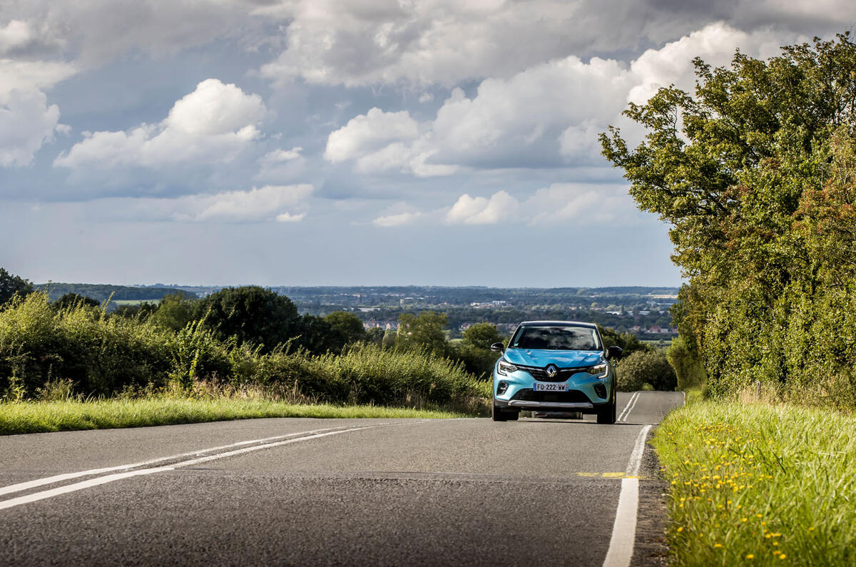 Renault Captur E-Tech PHEV 2020 UK first drive review - on the road