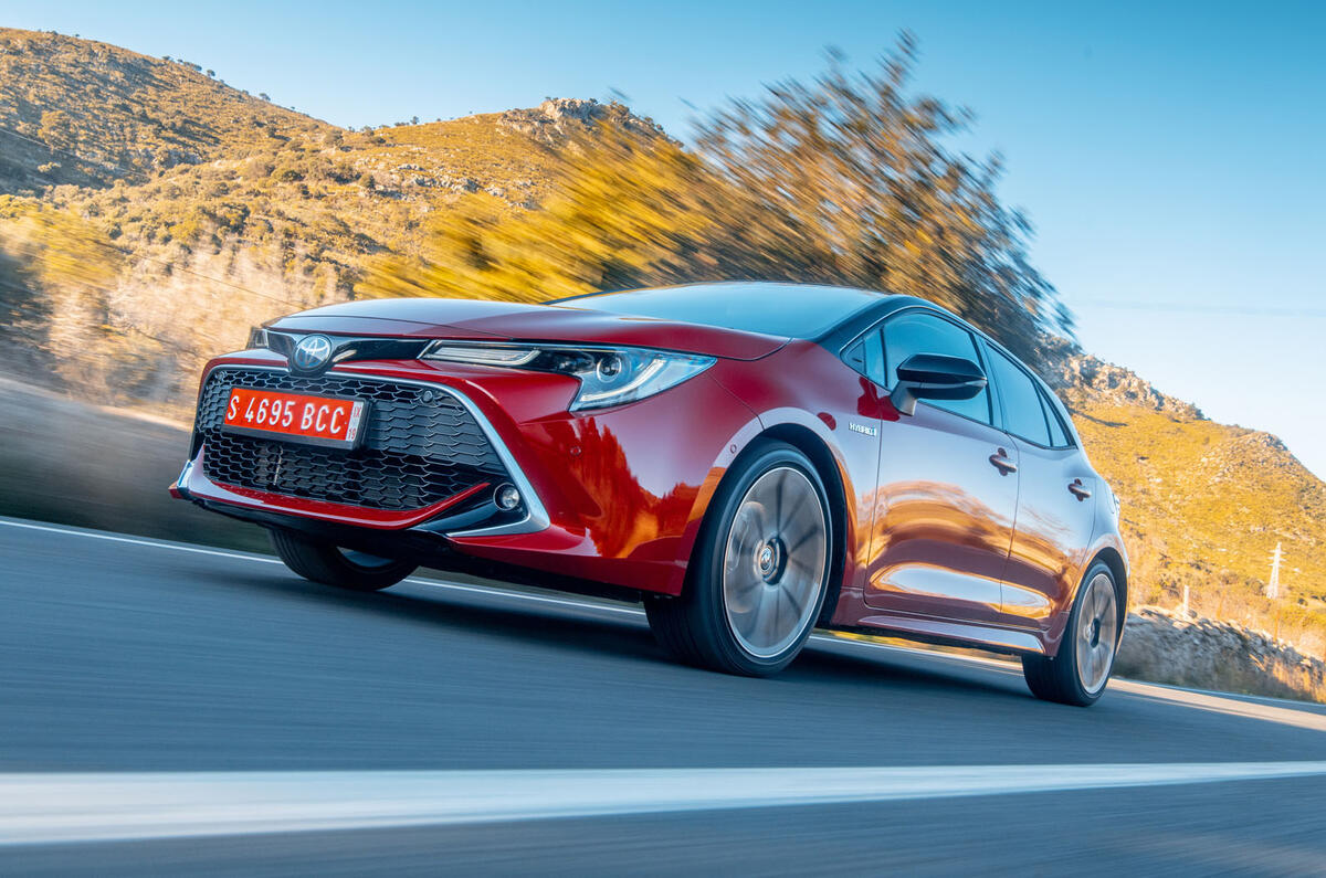 Toyota Corolla hybrid hatchback 2019 first drive review - on the road low