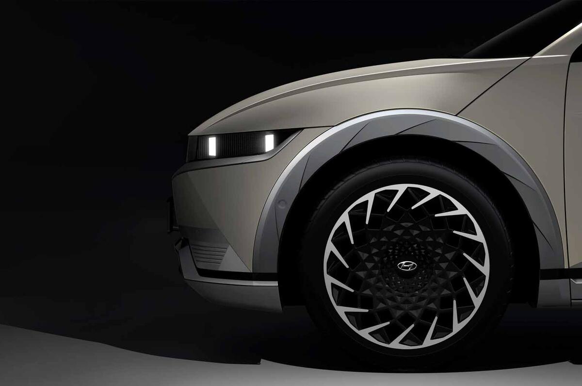 210108 IONIQ5 Teaser Side