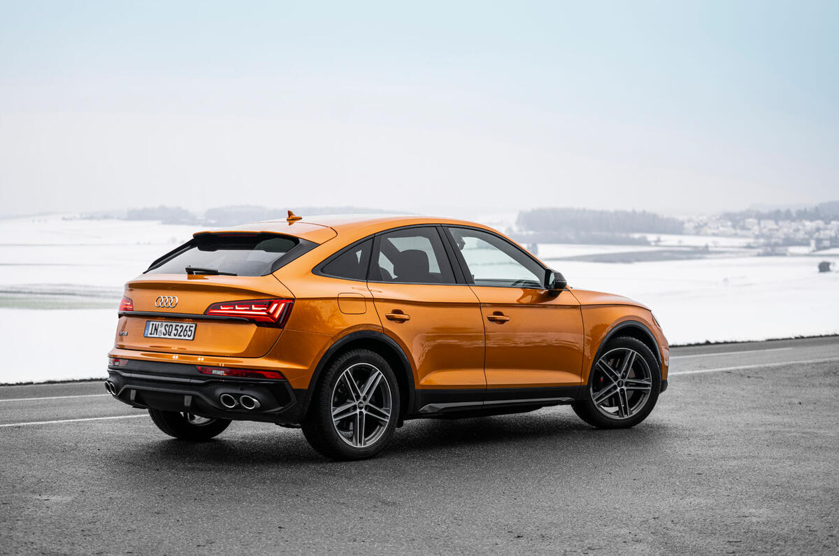 22 Audi SQ5 2021 : premier examen de la conduite statique arrière