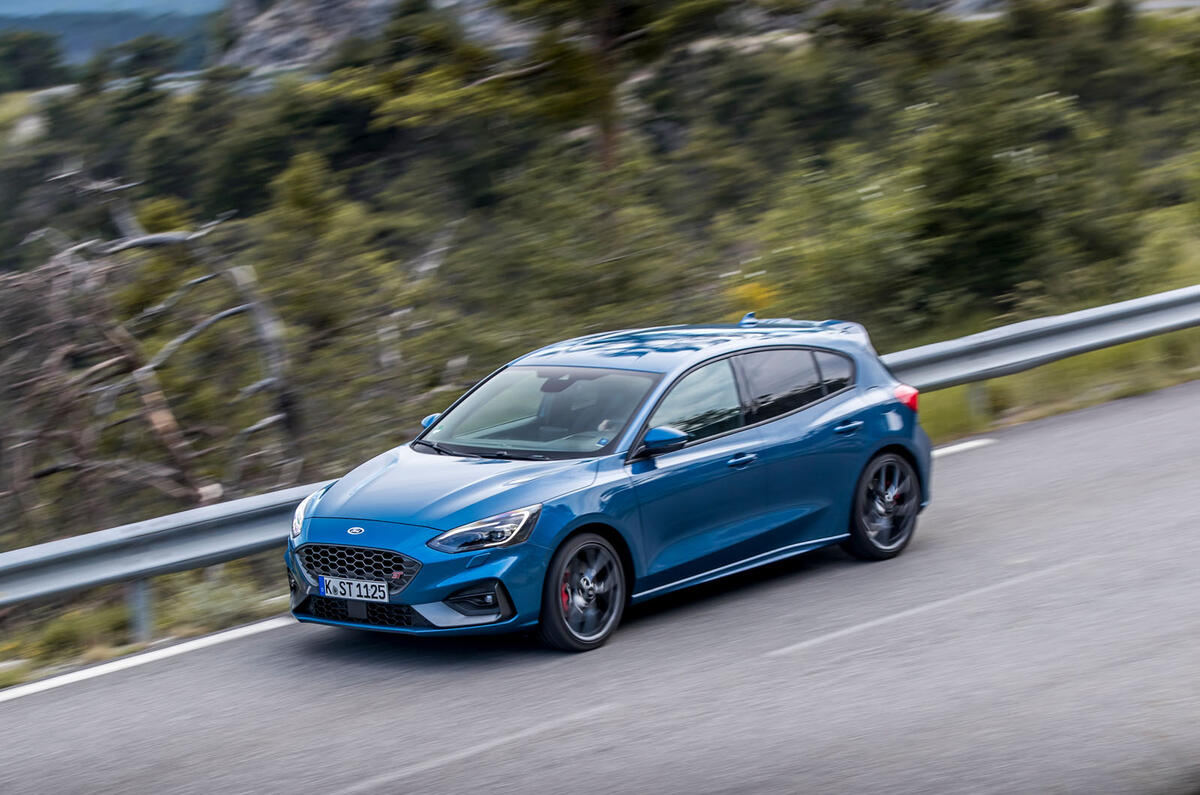 Ford Focus ST 2019 first drive review - on the road above