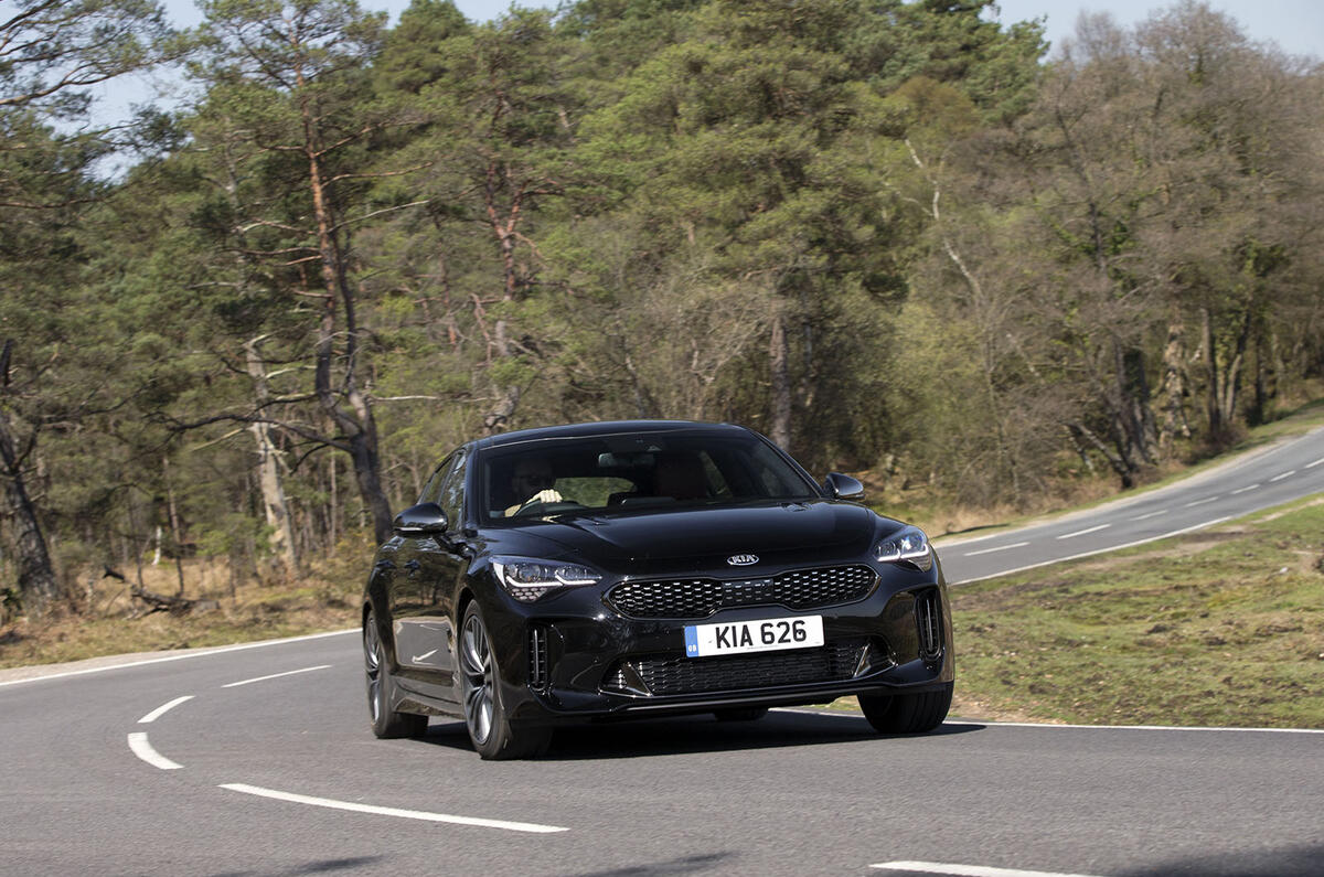 Kia Stinger 2.2 CRDi 2018 UK review cornering front