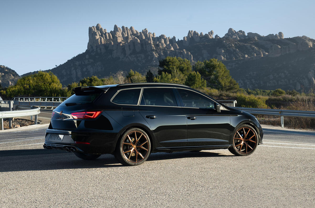 Seat Leon Cupra R ST 2019 first drive review - static rear