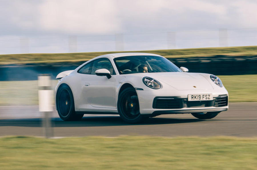 Porsche 911 2019 - tracking side