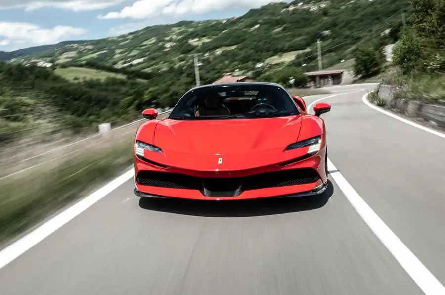 2019 - [Ferrari] SF90 Stradale - Page 5 23-ferrari-sf90-stradale-2020-fd-otr-nose