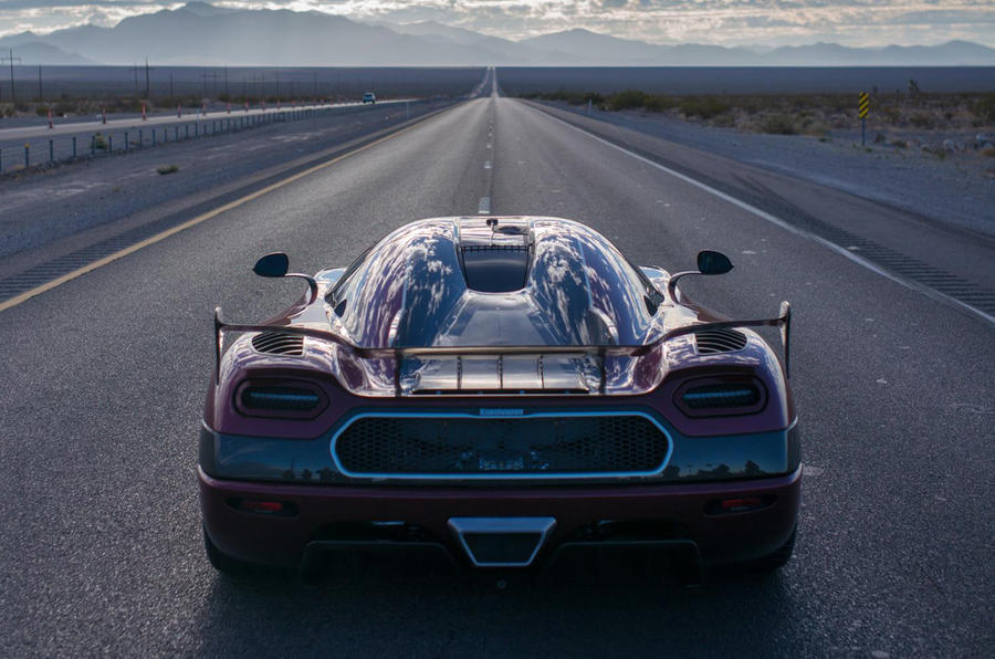 Koenigsegg breaks production vehicle speed record