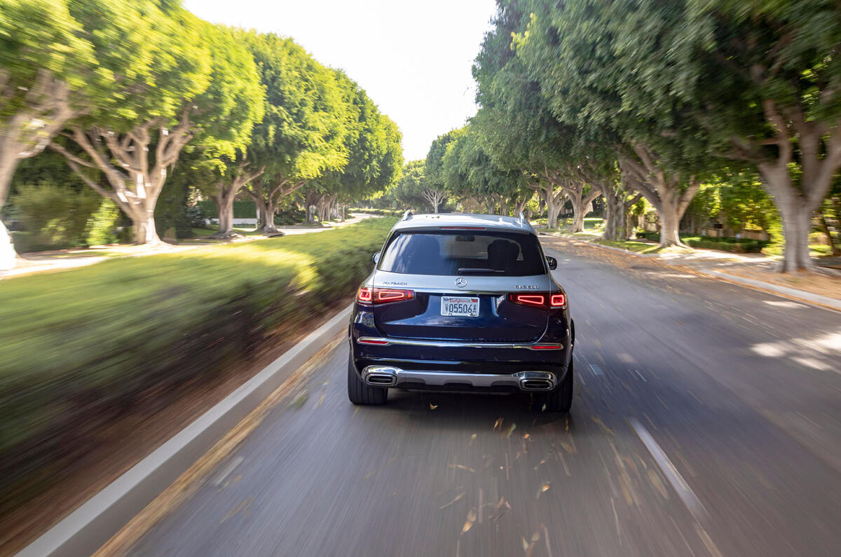 Mercedes-Maybach GLS 600 2020 : premier bilan de conduite - sur la route à l'arrière