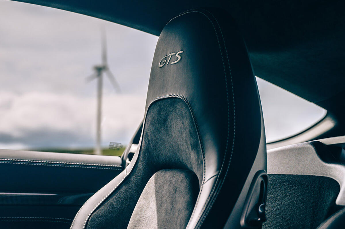 Porsche Cayman - interior