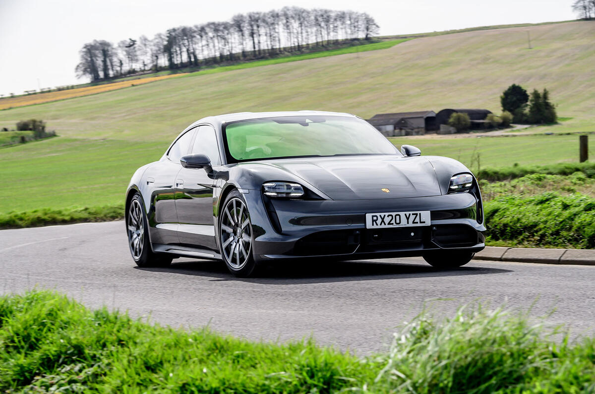 Porsche Taycan Turbo 2020 : premier bilan de la conduite au Royaume-Uni - dans les virages