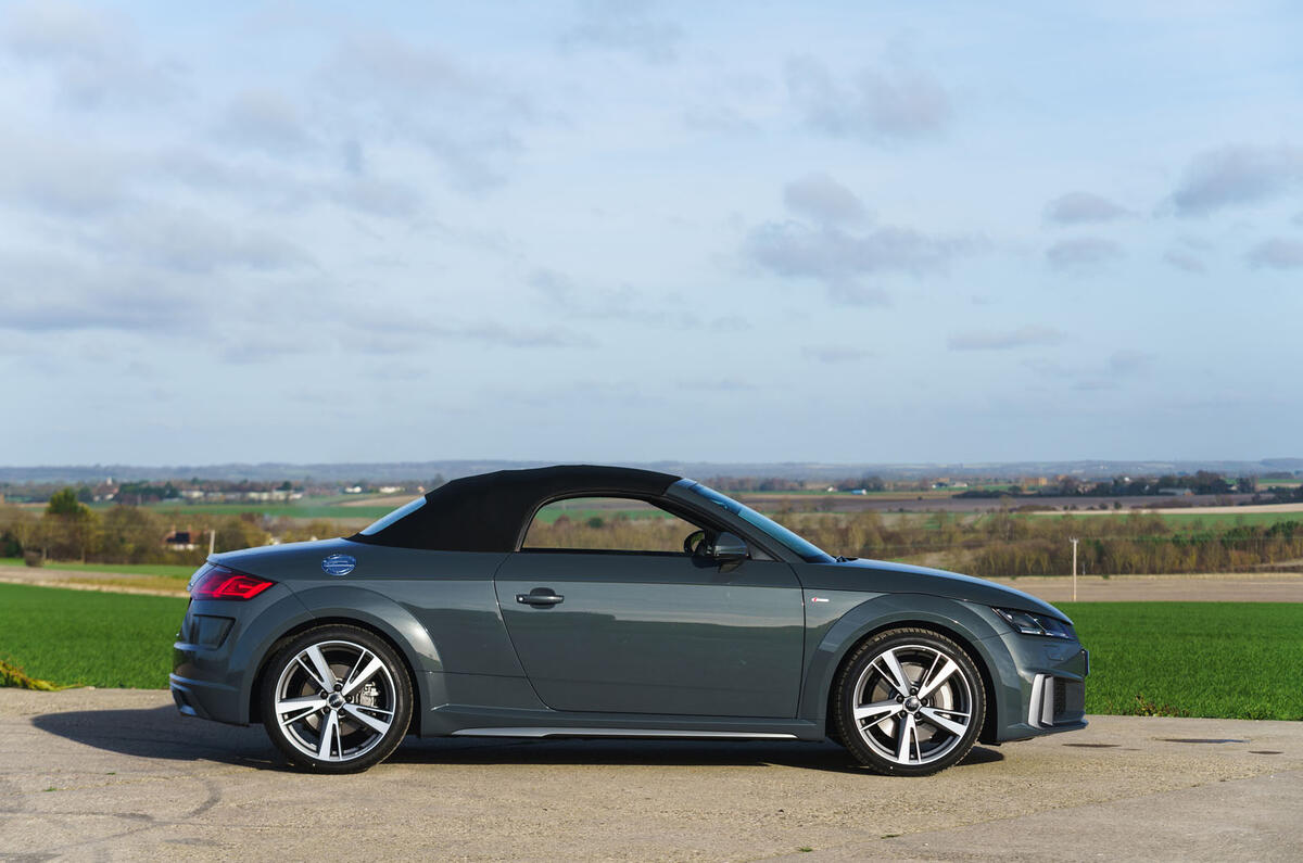 Audi TT Roadster 2019 UK first drive review - static roof up