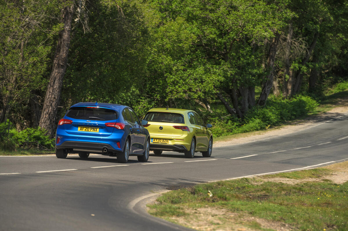 25-focus-and-golf-hero-rear.jpg