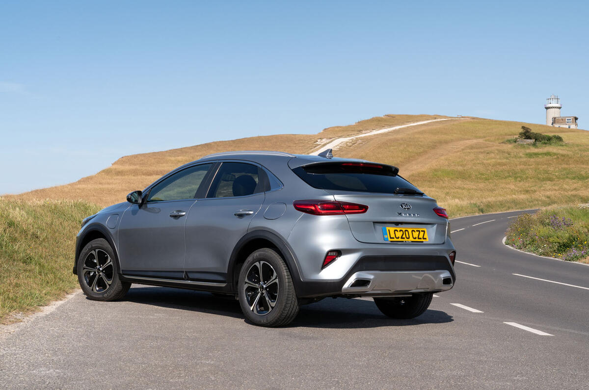 Kia Xceed plug-in hybrid 2020 UK first drive review - static rear