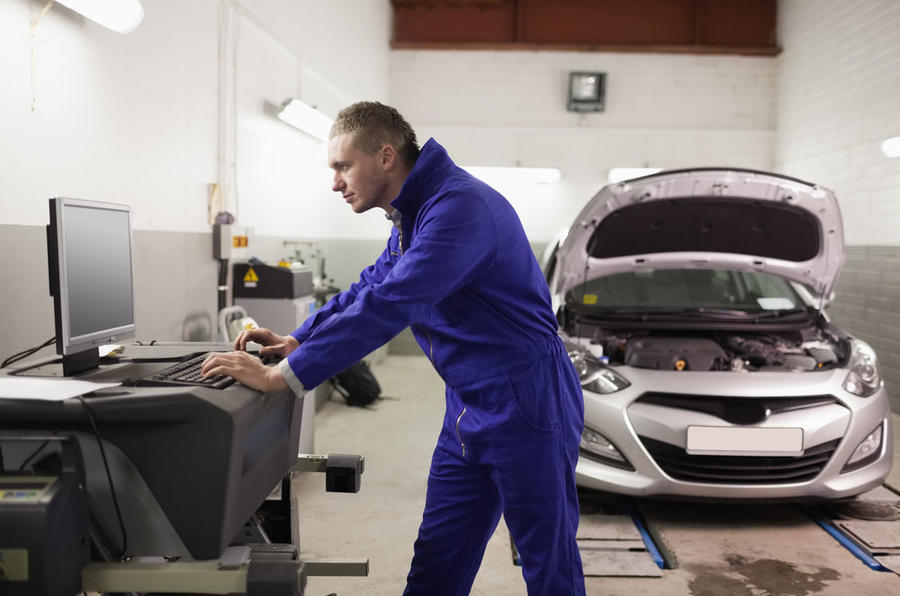 Average UK car garage labour rates continue to rise