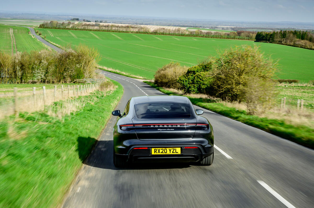 Porsche Taycan Turbo 2020 : premier bilan de la conduite au Royaume-Uni - sur la route du retour