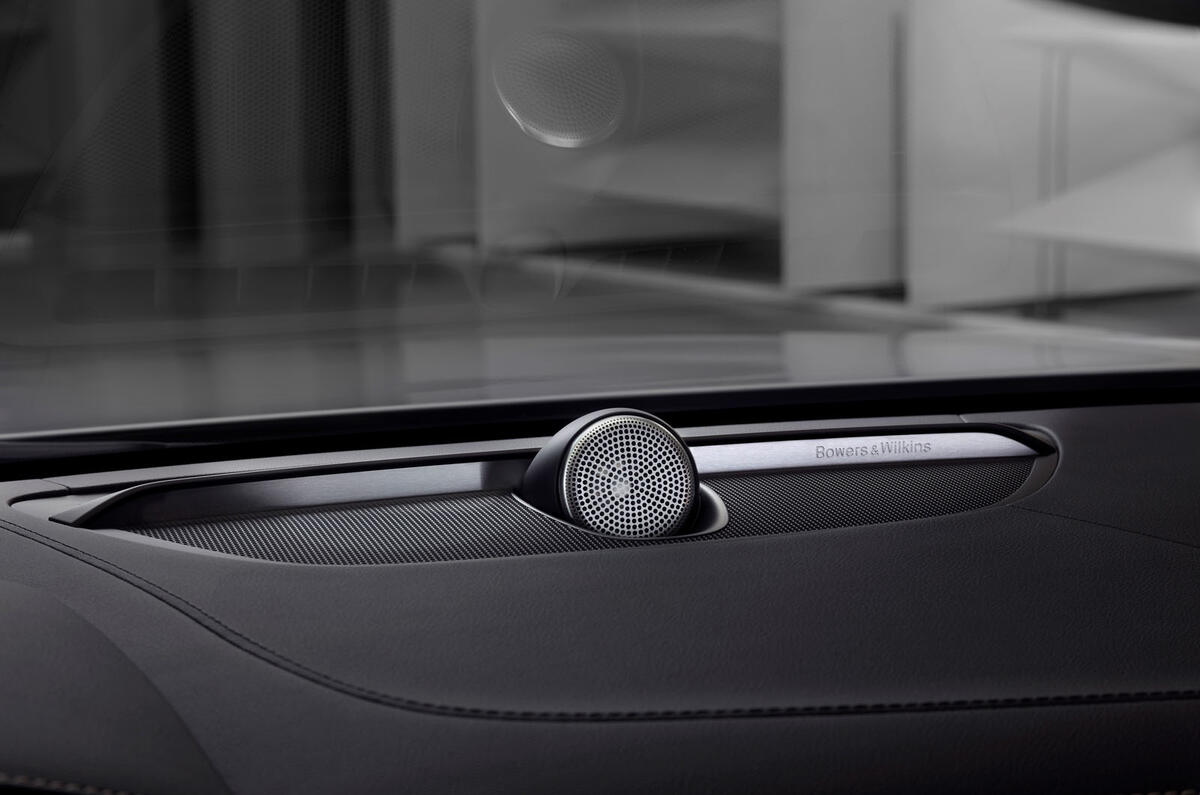 2020 Volvo V90 Recharge plug-in hybrid 
