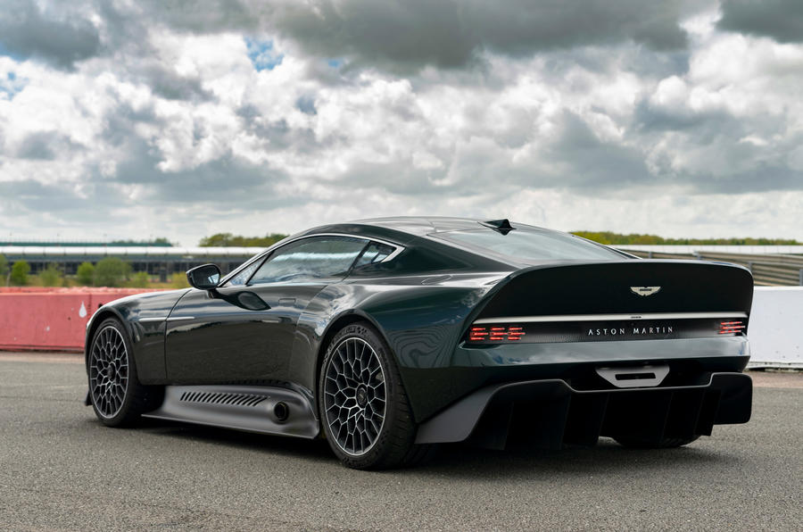 27 Aston Martin Victor 2021 statique arrière