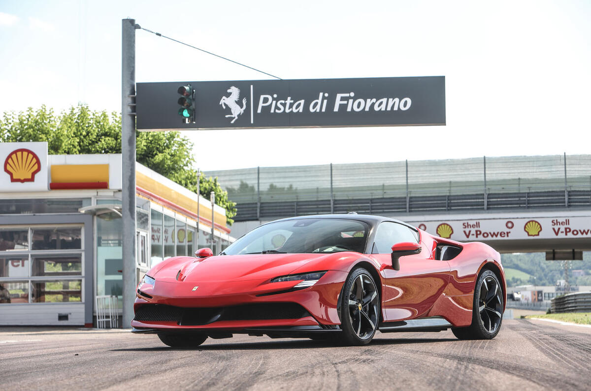 2019 - [Ferrari] SF90 Stradale - Page 5 28-ferrari-sf90-stradale-2020-fd-static