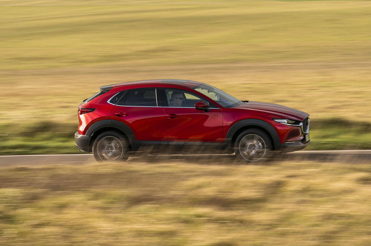 2 Mazda CX 30 Skyactiv X pan