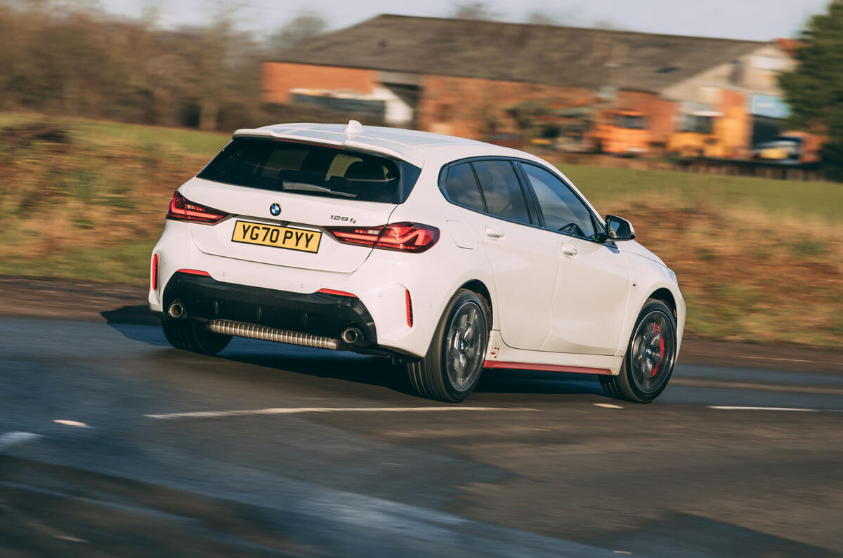 3 BMW 1 Série 128ti 2021 : le premier héros de l'examen de conduite au Royaume-Uni