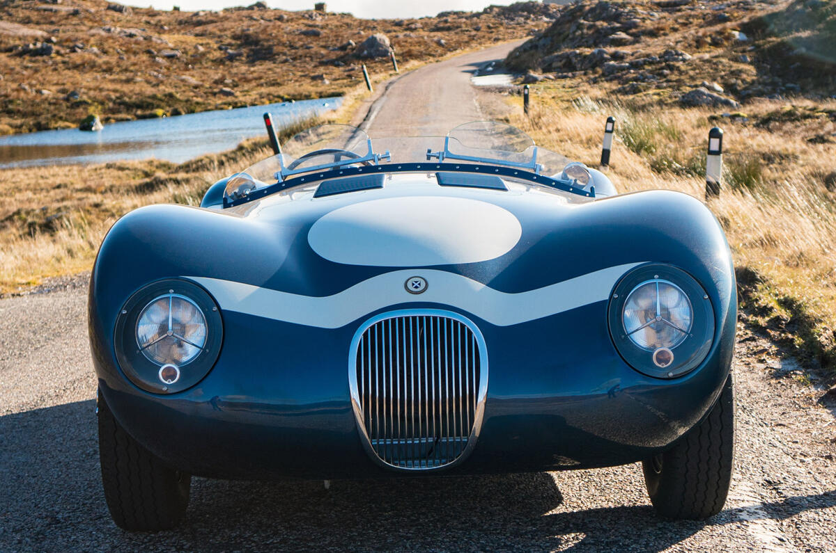 3 Ecurie Ecosse LM C 2022 : premier essai sur le nez de la route