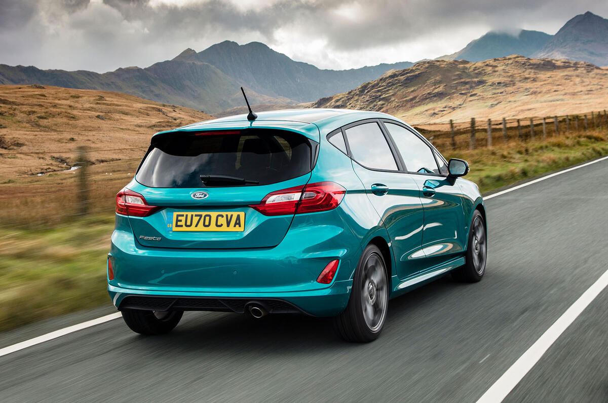 Ford Fiesta EcoBoost mHEV 2020 : premier bilan de conduite au Royaume-Uni - le héros à l'arrière