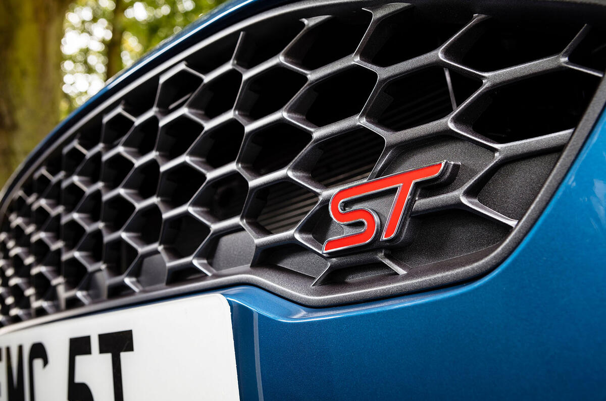 Ford Fiesta St Uk First Drive Review Grille Ford Fiesta St Uk First Drive Review Grille